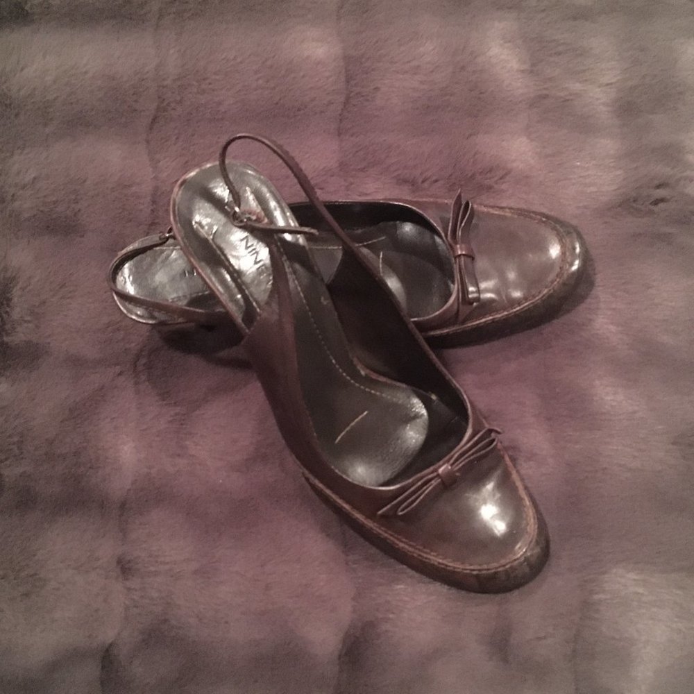 Nine West Slingback Heels with Bow & Reptile Print Accent - Brown (Size: 7.5M)